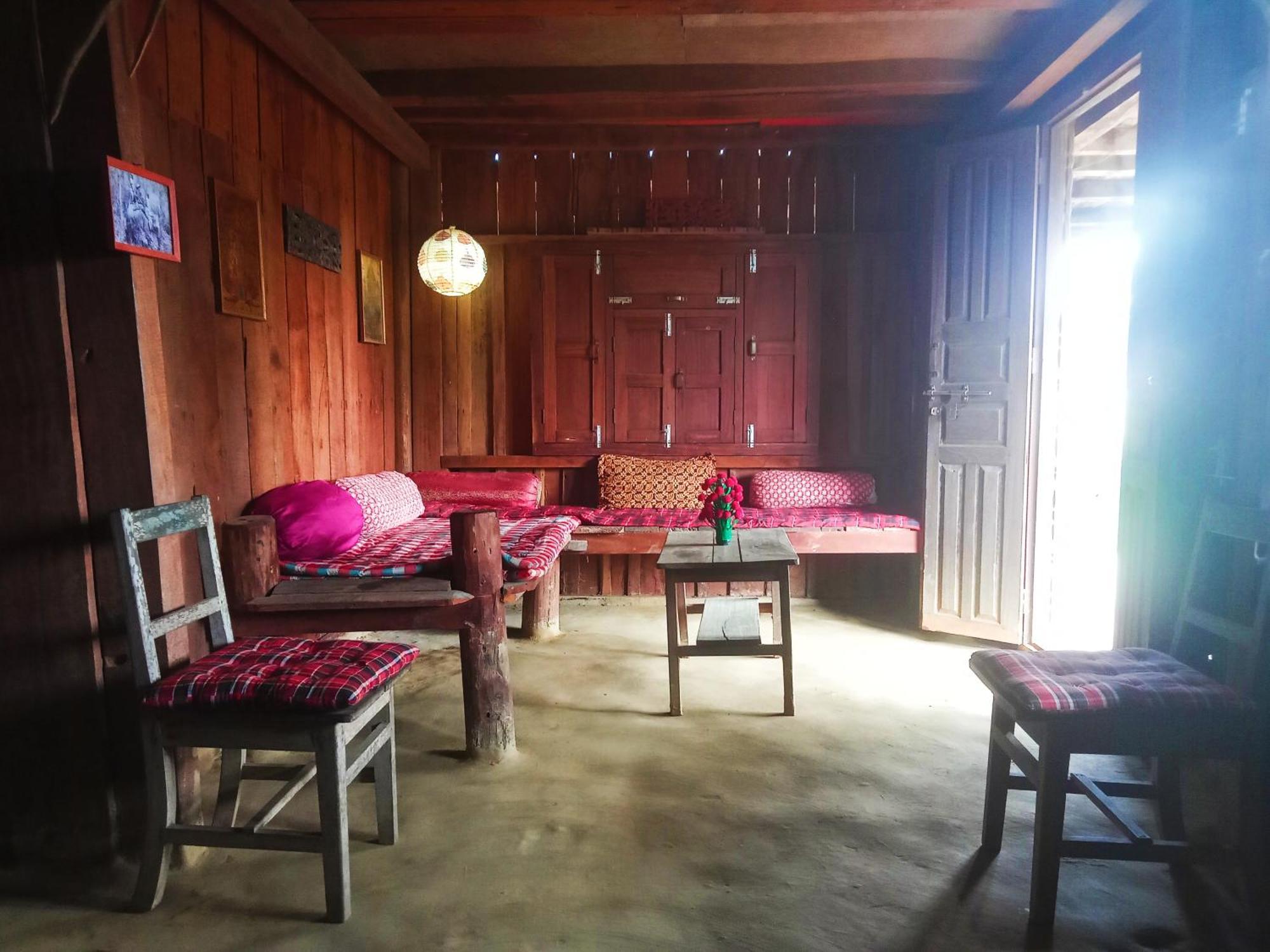Shanta Ghar A Rustic Guesthouse Читван Номер фото