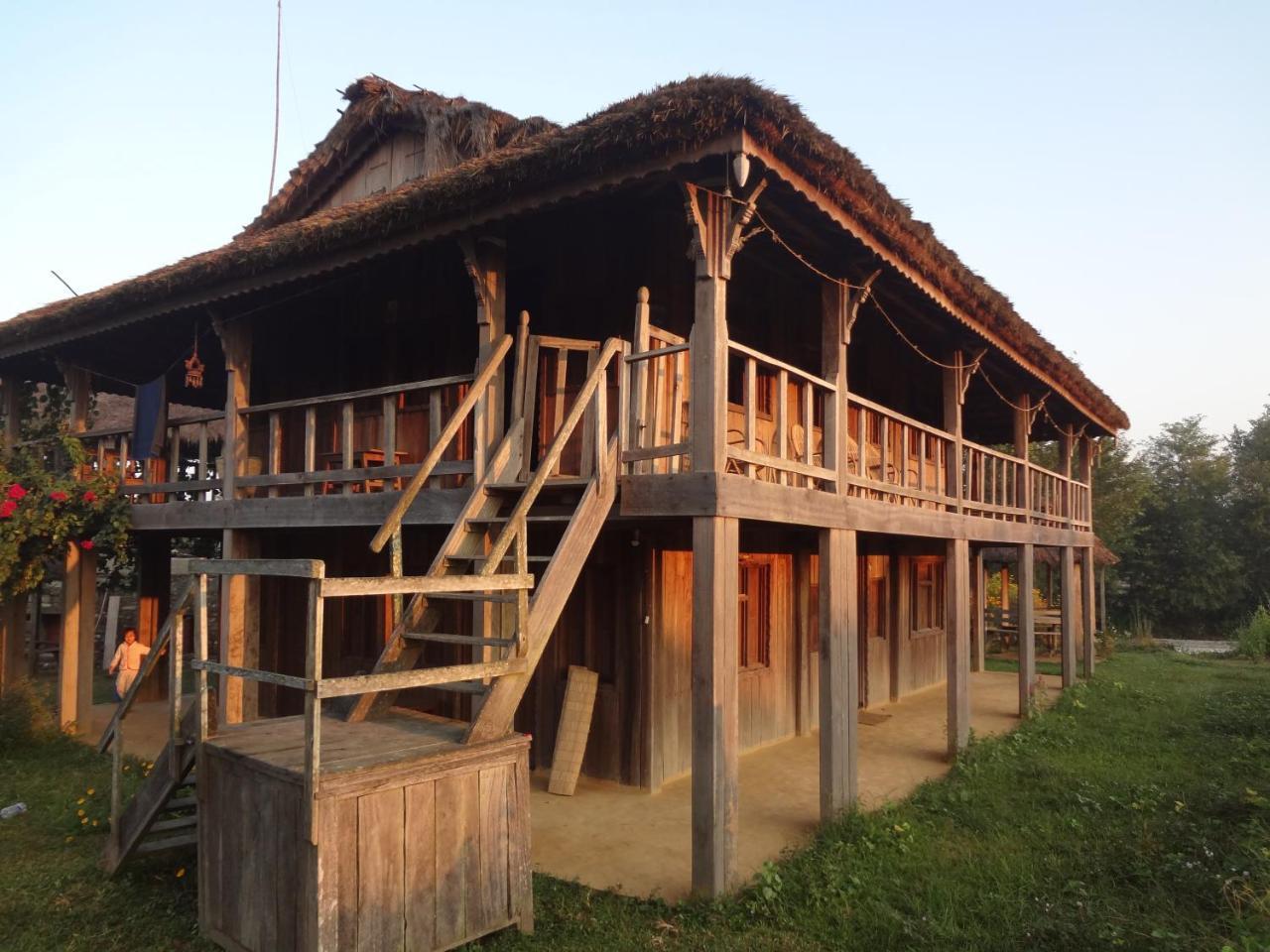 Shanta Ghar A Rustic Guesthouse Читван Экстерьер фото