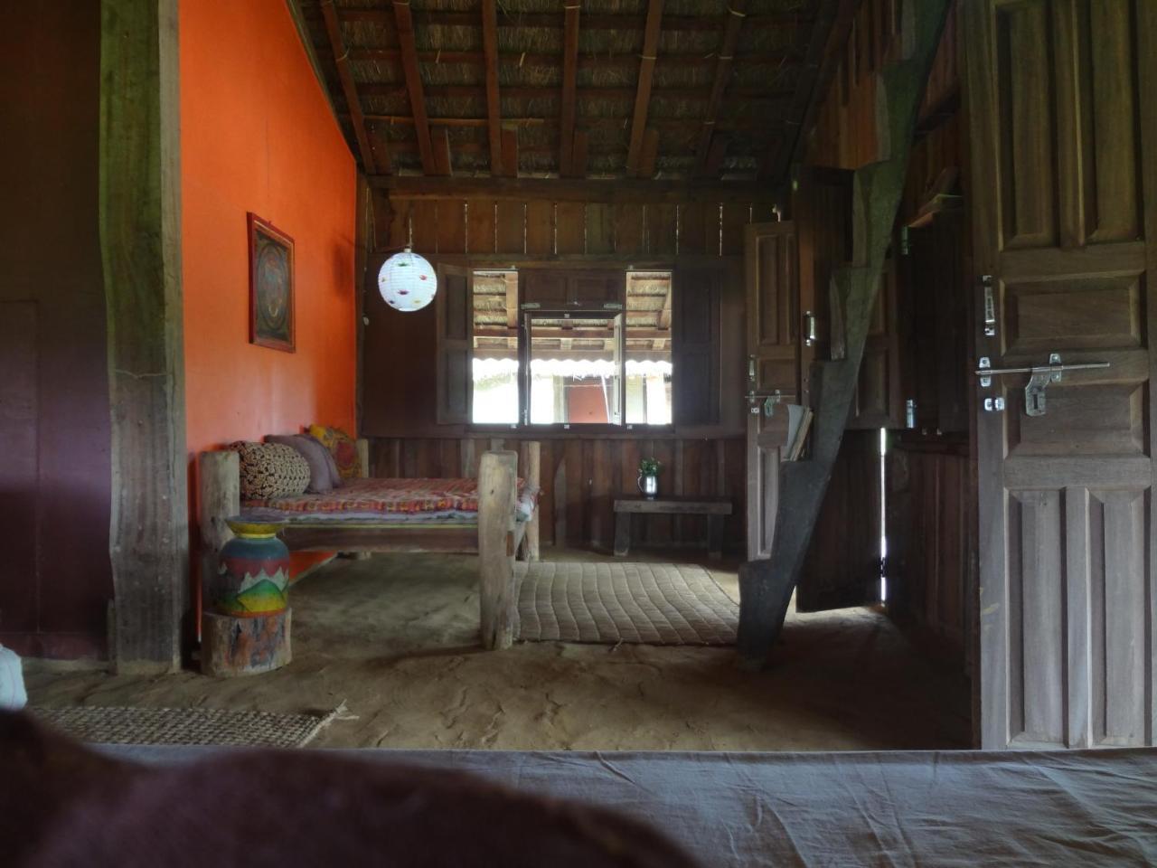 Shanta Ghar A Rustic Guesthouse Читван Экстерьер фото
